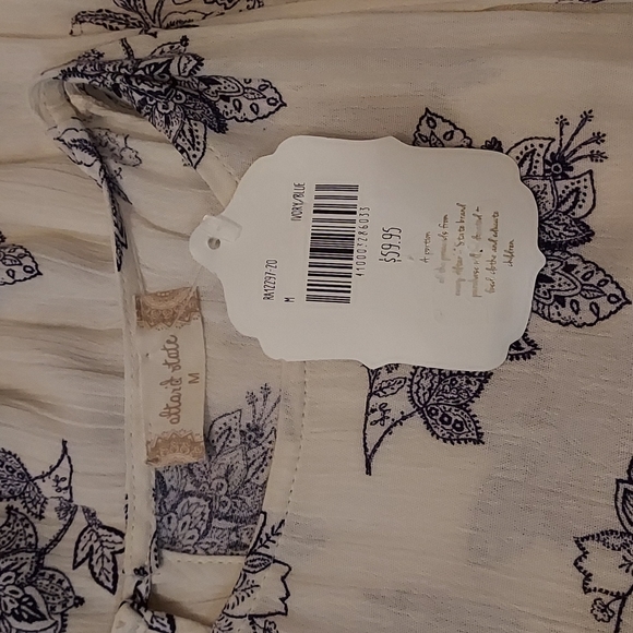 Altar'd State Sleeveless Blouse - Picture 8 of 8